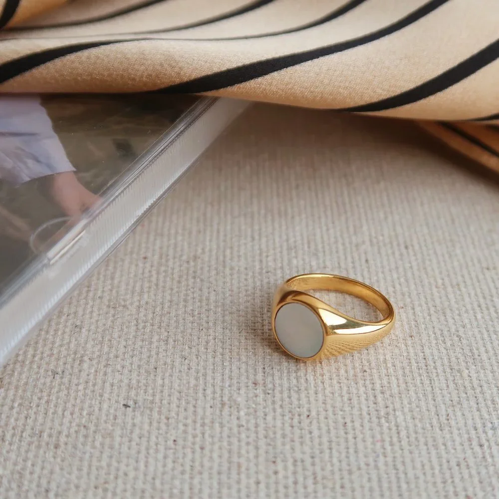 NEW 18K Gold Plated Mother of Pearl Round Signet Ring